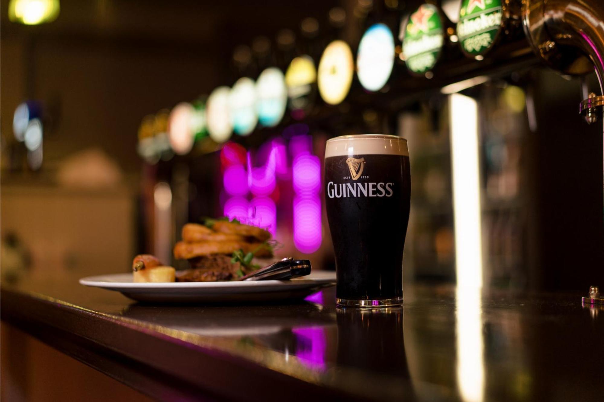 County Arms Birr 호텔 외부 사진