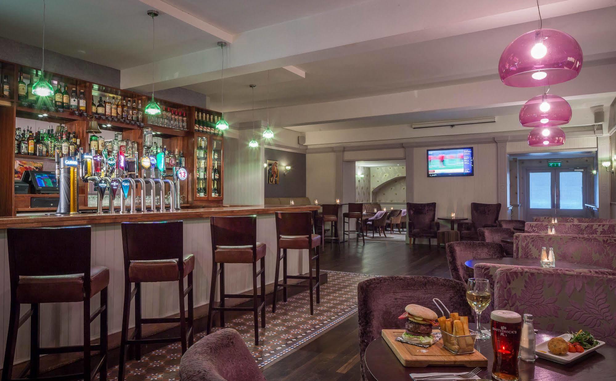 County Arms Birr 호텔 외부 사진